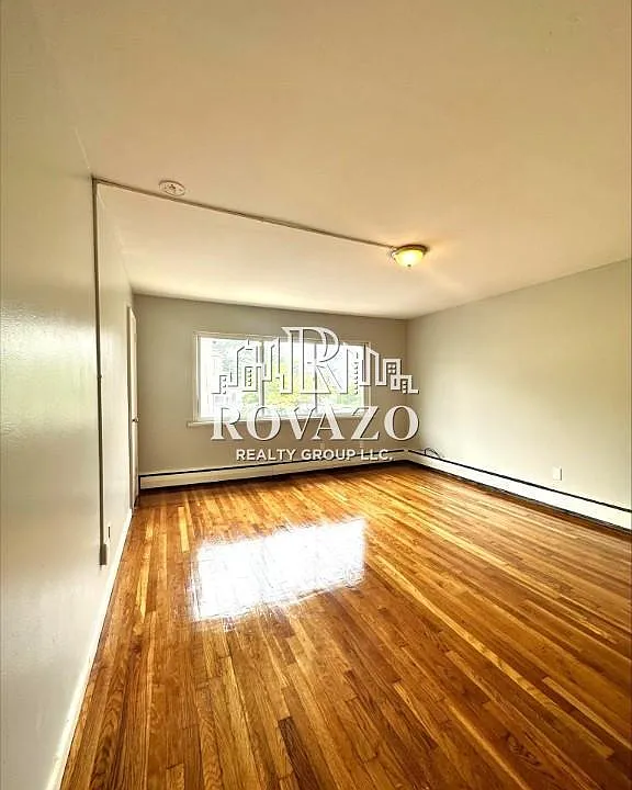 Building Photo 3