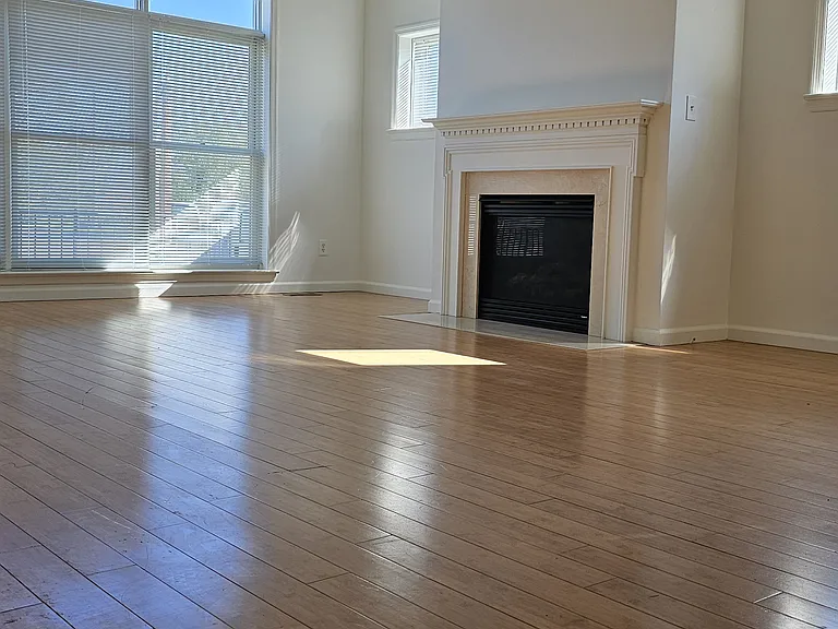 Helix Realty- The Original SOHO LOFTS — Photo 61