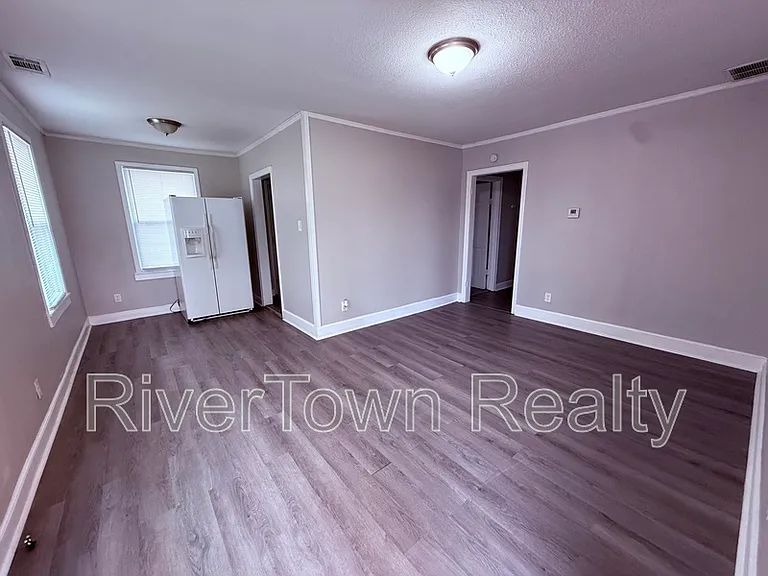 3175 Jackson Ave — Photo 9