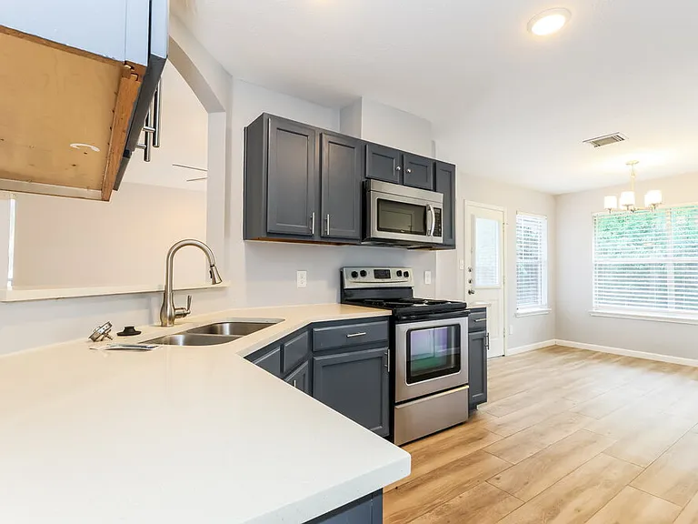 318 Lazy Ln — Photo 8