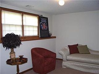 4th image of 111 SW Cross Creek Dr