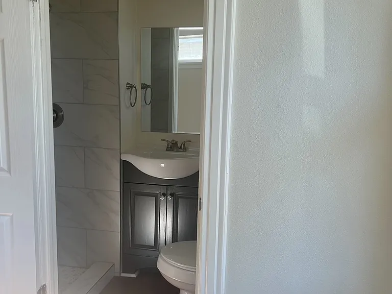 1119 W Augusta Ave #1 — Photo 8