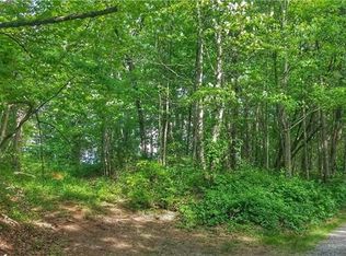 9999 Woodland Dr #10, Mars Hill, NC 28754