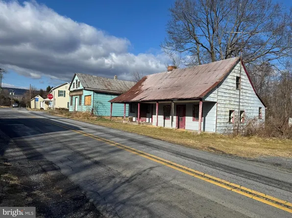 5 Tuscarora Pike, Hedgesville, WV 25427