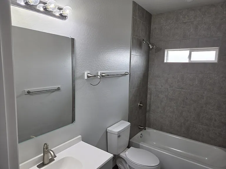 1444 S 13th Pl #A — Photo 11