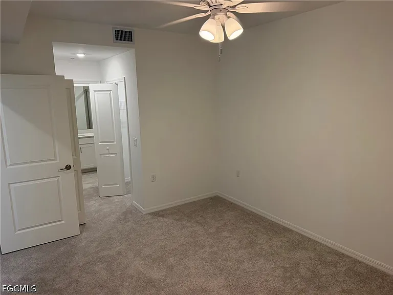 18411 Copperhead Ct N #337 — Photo 4