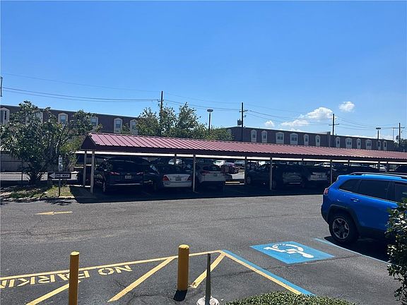 3rd image of 2521 Metairie Lawn Dr Unit 12-3