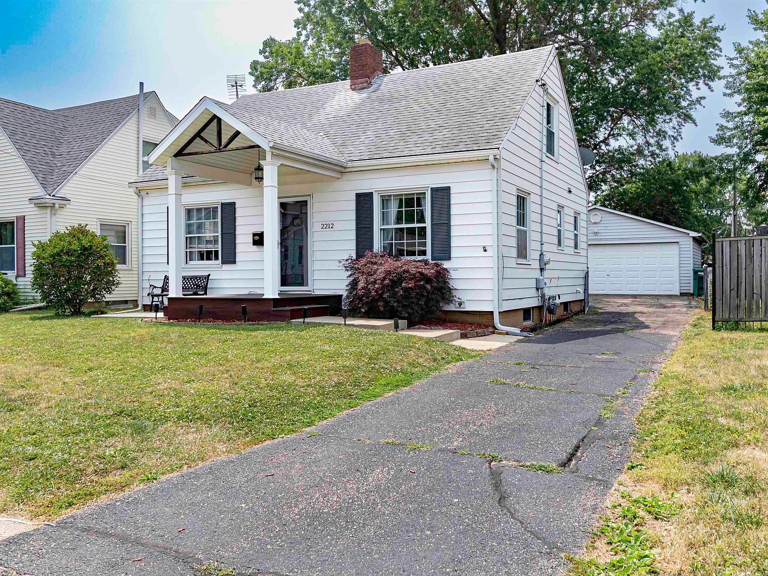 2212 W Alice Ave, West Peoria, IL 61604 Zillow