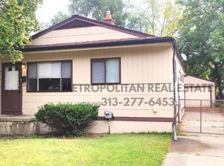 9018 Beatrice St, Livonia, MI 48150