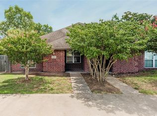 1425 Western Oaks Ct, Bryan, TX 77807