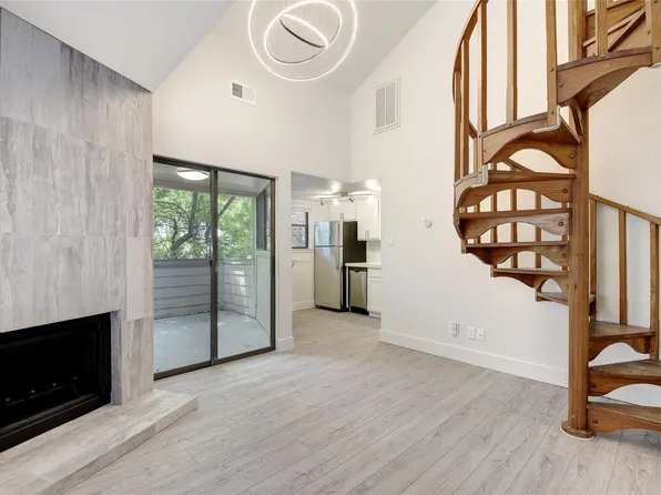 2500 Burleson Rd APT 719, Austin, TX 78741