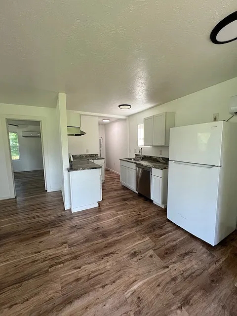 JMTF - 3390 Magnolia Street - 2 — Photo 2