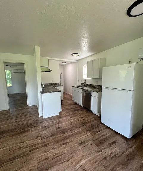 3390 Magnolia St #2 — Photo 2