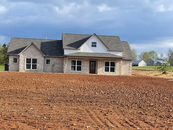 158 Connor Dr, Lexington, TN 38351