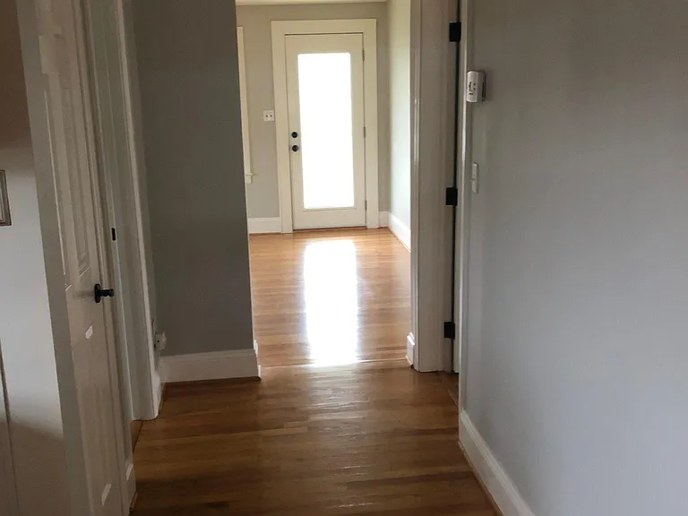830 Oakview Dr — Photo 7