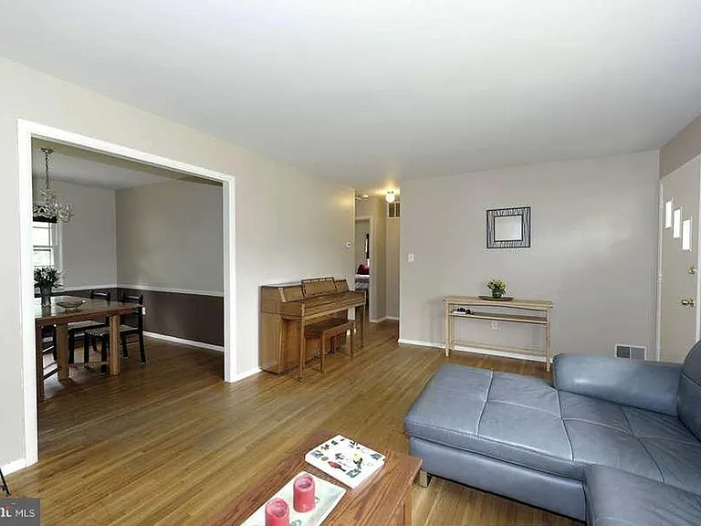 7408 Fairchild Dr — Photo 8