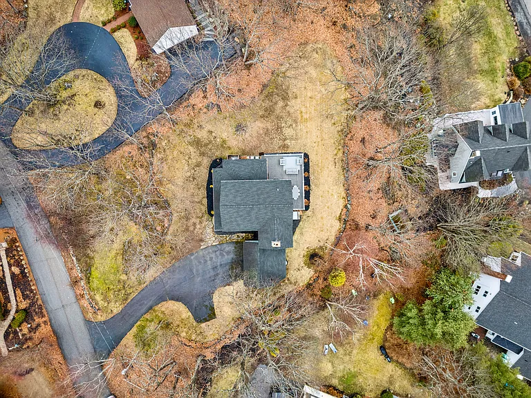 8 Thistleberry Ln — Photo 11