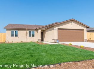 318 Vancluse Bay Dr, Bakersfield, CA 93307