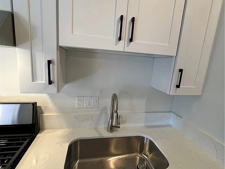 240 W Mayfair Ave — Photo 11
