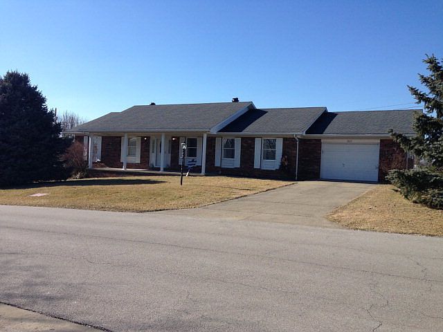 1st image of 1601 W Algonquin Dr