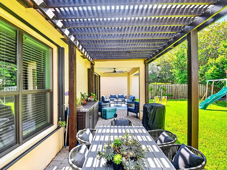 9062 Gulf Cove Dr — Photo 56