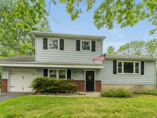 10 Lynnfield Ter, Lopatcong Twp., NJ 08865