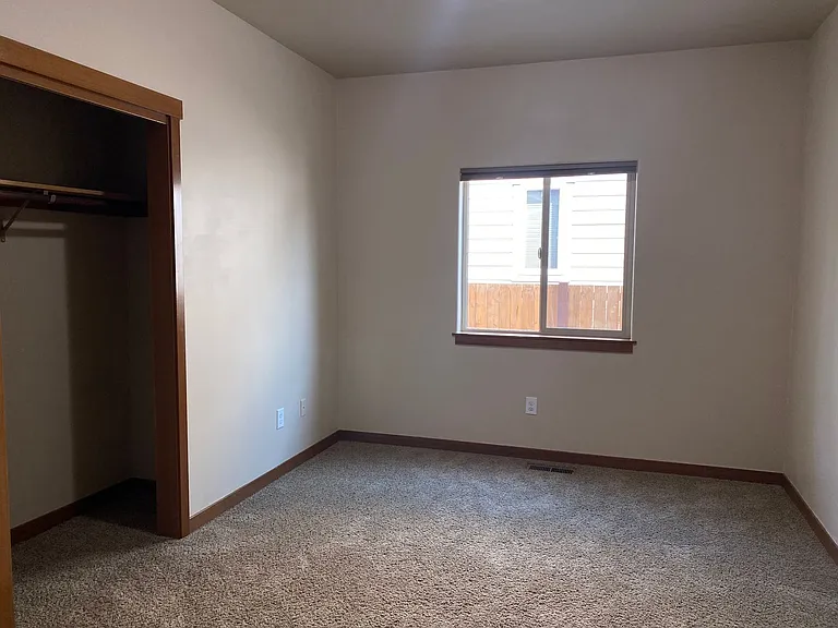 566 Village Dr — Photo 24