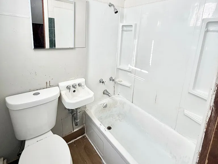 41 Osborn Ave #2/3 — Photo 10