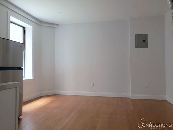 2nd image of 206 W 99th St APT 1E