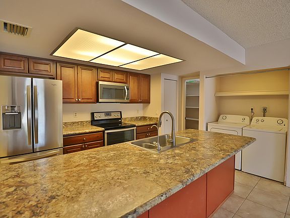 4th image of 1920 W Lindner Ave Unit 250