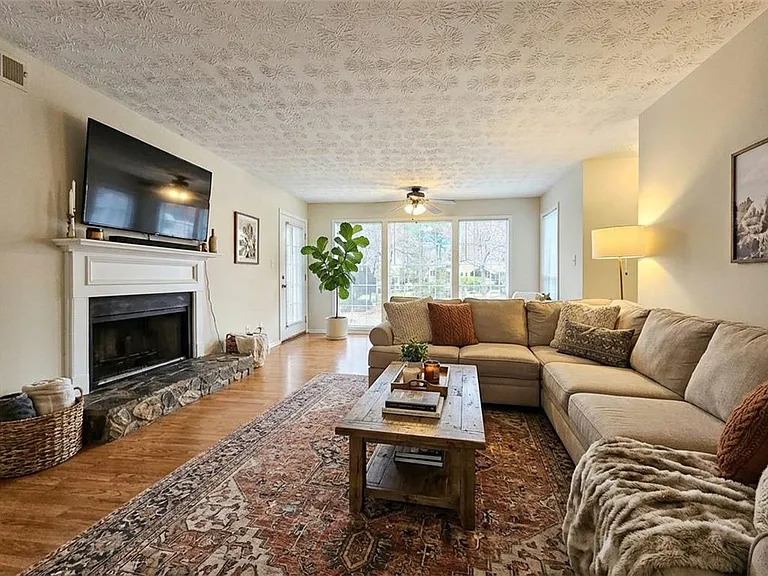 1702 Country Park Dr SE — Photo 9