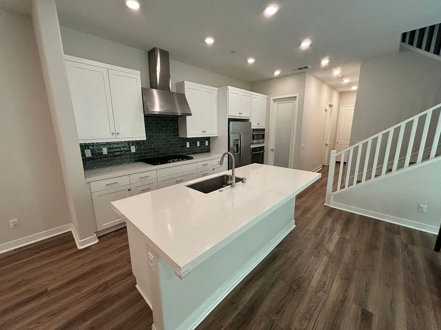 3 Bedroom Home for Rent in Valencia! — Photo 4