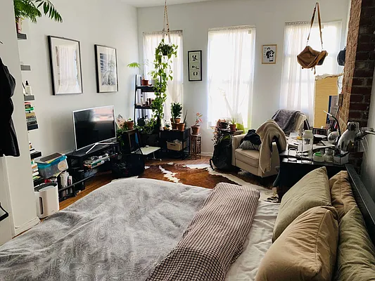 Rented by Owner | media 12