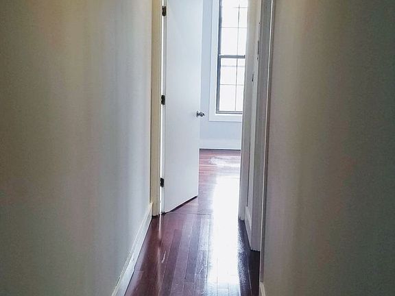 5th image of 360 Franklin Ave APT 4R