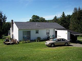 4th image of 206 Goose St