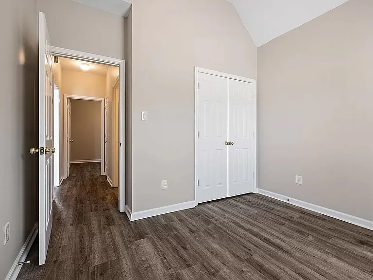 980 Nesting Wood Cir E — Photo 23