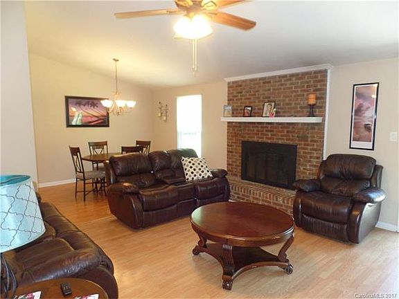 3rd image of 3128 Old House Cres