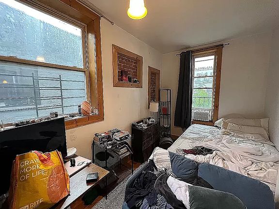 5th image of 645 Willoughby Ave #2B