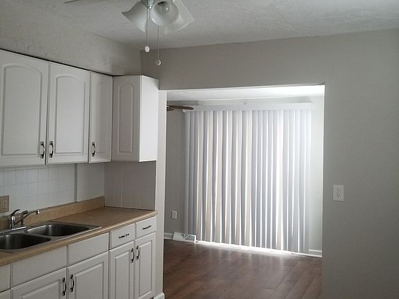 3rd image of 7605 Avondale Ave