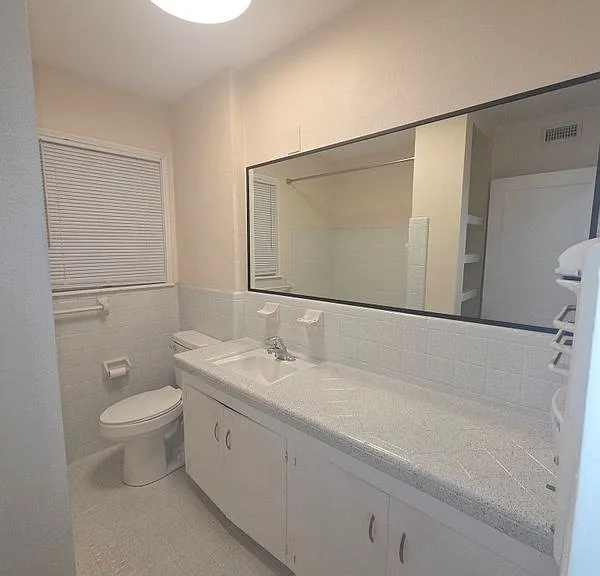 1204 W Lee Ave — Photo 15
