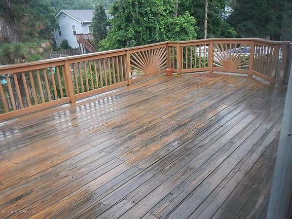 deck off kitchen