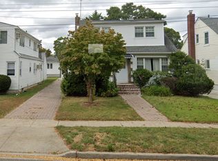 807 Leonard Blvd, New Hyde Park, NY 11040