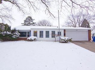 736 Westerfield Rd, Davenport, IA 52806