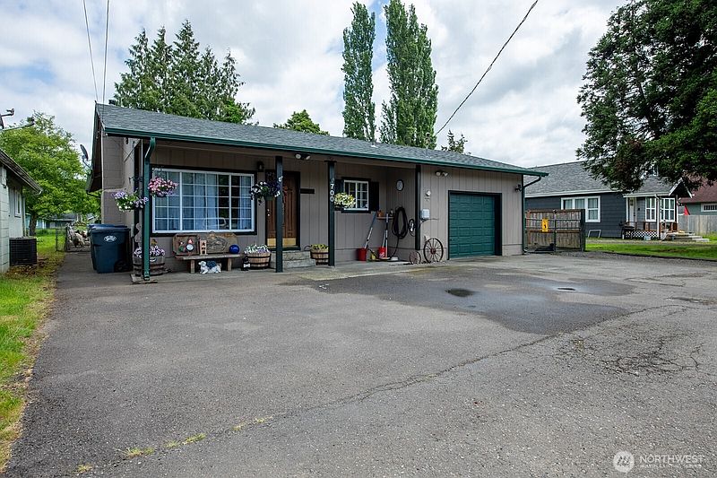 2nd image of 700 Harding Road