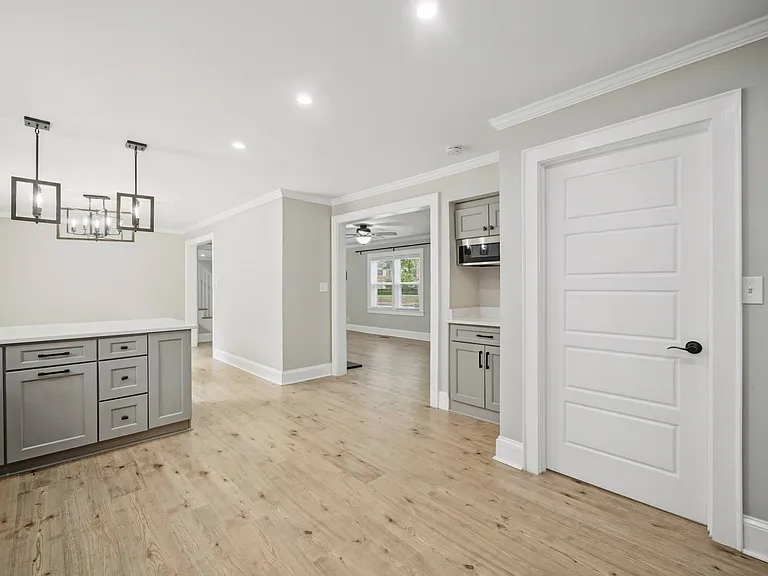 6048 River Rd — Photo 15