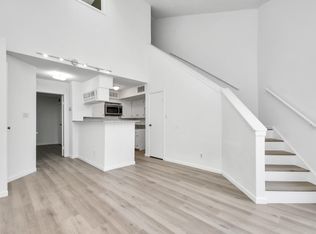10855 Meadowglen Ln APT 832, Houston, TX 77042