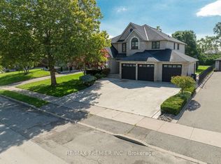 27 Gaydon Ave, Toronto, ON M9M 1G6