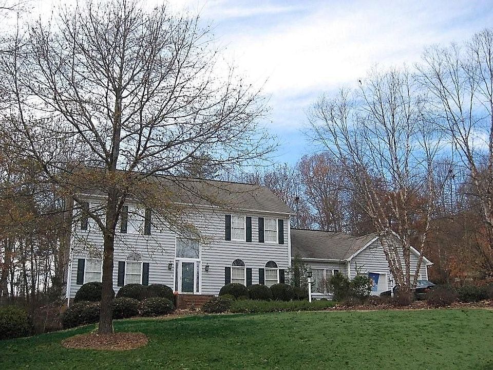 1st image of 991 Lake Forest Ct