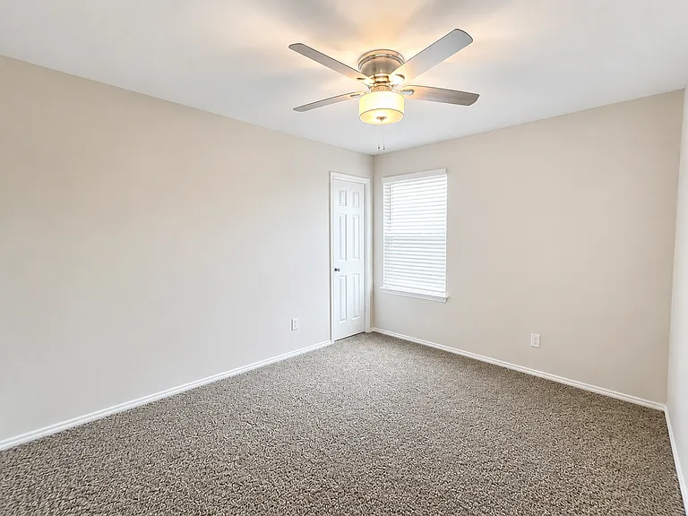 5700 Madelyn Dr — Photo 18