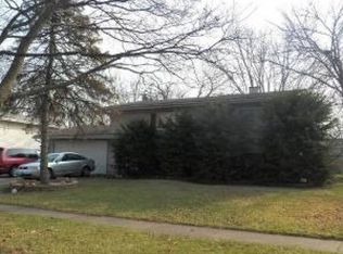 307 Berkshire Dr, Crystal Lake, IL 60014